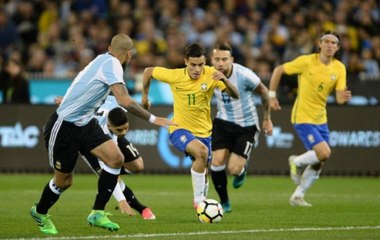 Скачать видео: Brasil perde mutos gols e é derrotado pela Argentina em amistoso. Veja!