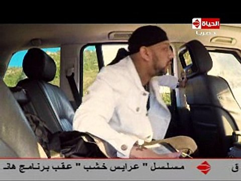 كاريكا يسب هانى رمزى بلفظ خارج على الهواء