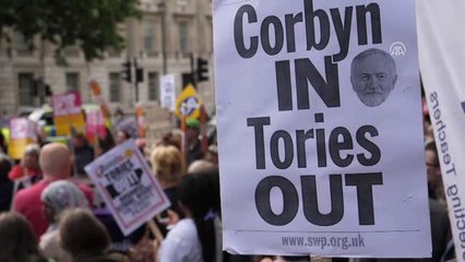 Ingiltere'de Başbakan May'e Istifa Protestosu