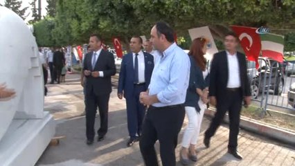 Heykeltıraşlar 15 Temmuz Şehitleri Anısına Mermerleri Yonttu