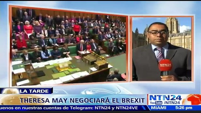 Theresa May intentará formar gobierno tras perder en elecciones la mayoría absoluta del Parlamento británico