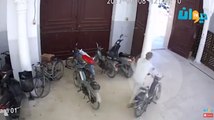 في رمضان : لصّ يسرق دراجة نارية من جامع اللخمي بصفاقس