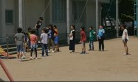 Anak-Anak Jepang Ikut Latihan Evakuasi Antisipasi Rudal