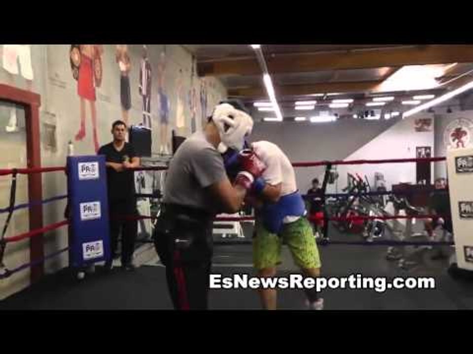 Boxer vs Brawler Sparring - Eddie Alicea Pure Boxer (gray) vs Maniako Brawler (white) EsNews