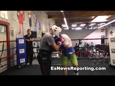 Boxer vs Brawler Sparring - Eddie Alicea Pure Boxer (gray) vs Maniako Brawler (white) EsNews