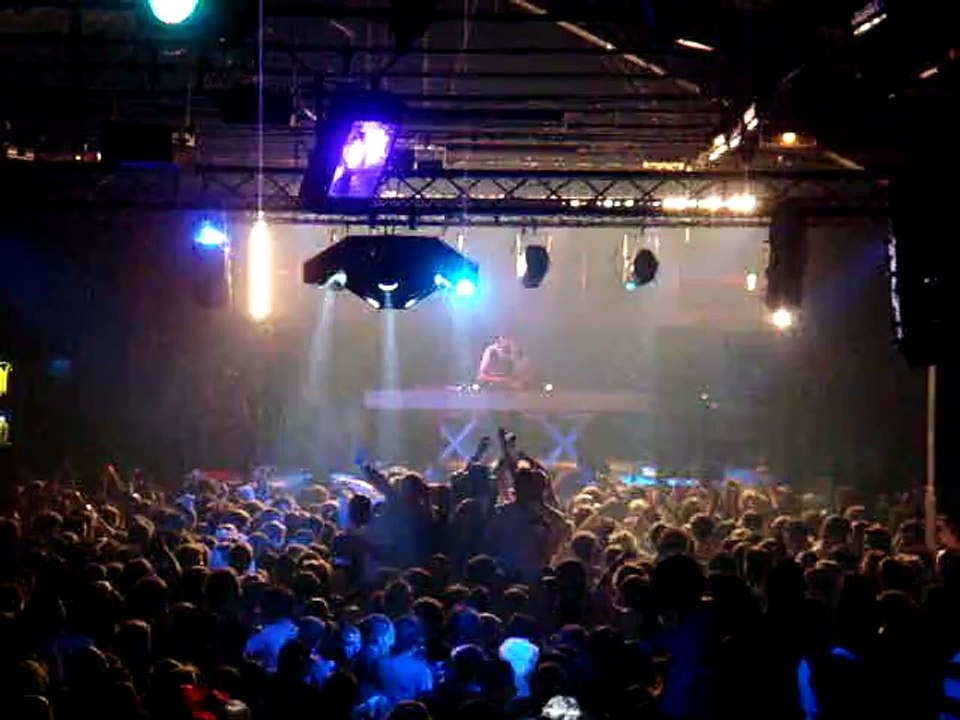 ClubbingHouse.com : Boys Noize @ 4Sans (Bordeaux - 13.10.07)