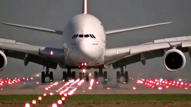 En Büyük Yolcu Uçağının İniş ve Kalkış Anı
