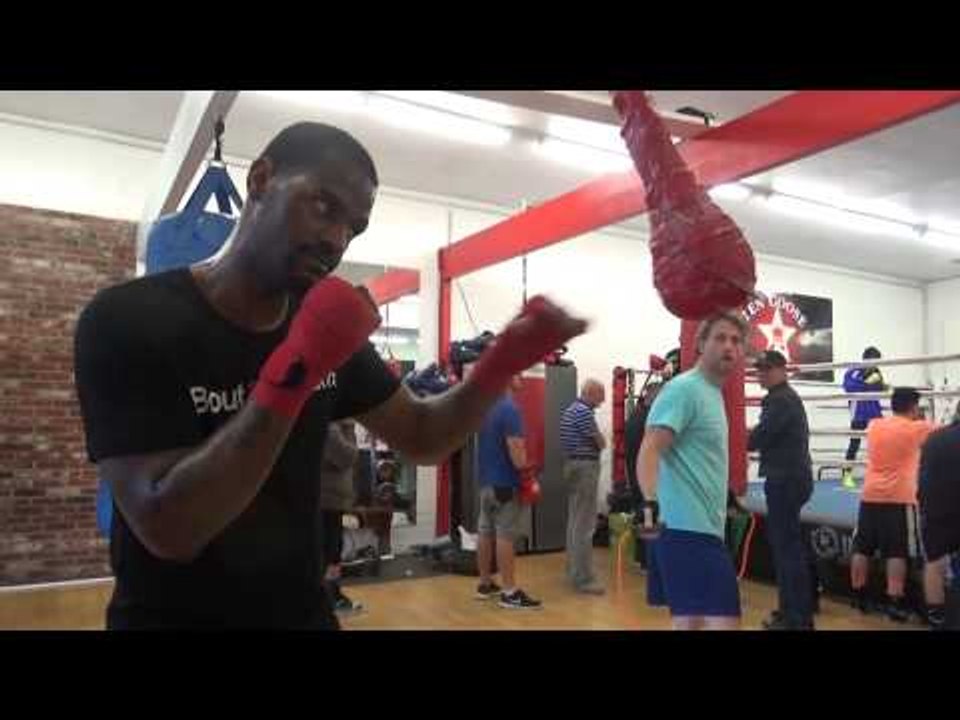 Mayweather vs Pacquiao KO Artist Tyger Williams on who wins  - EsNews boxing