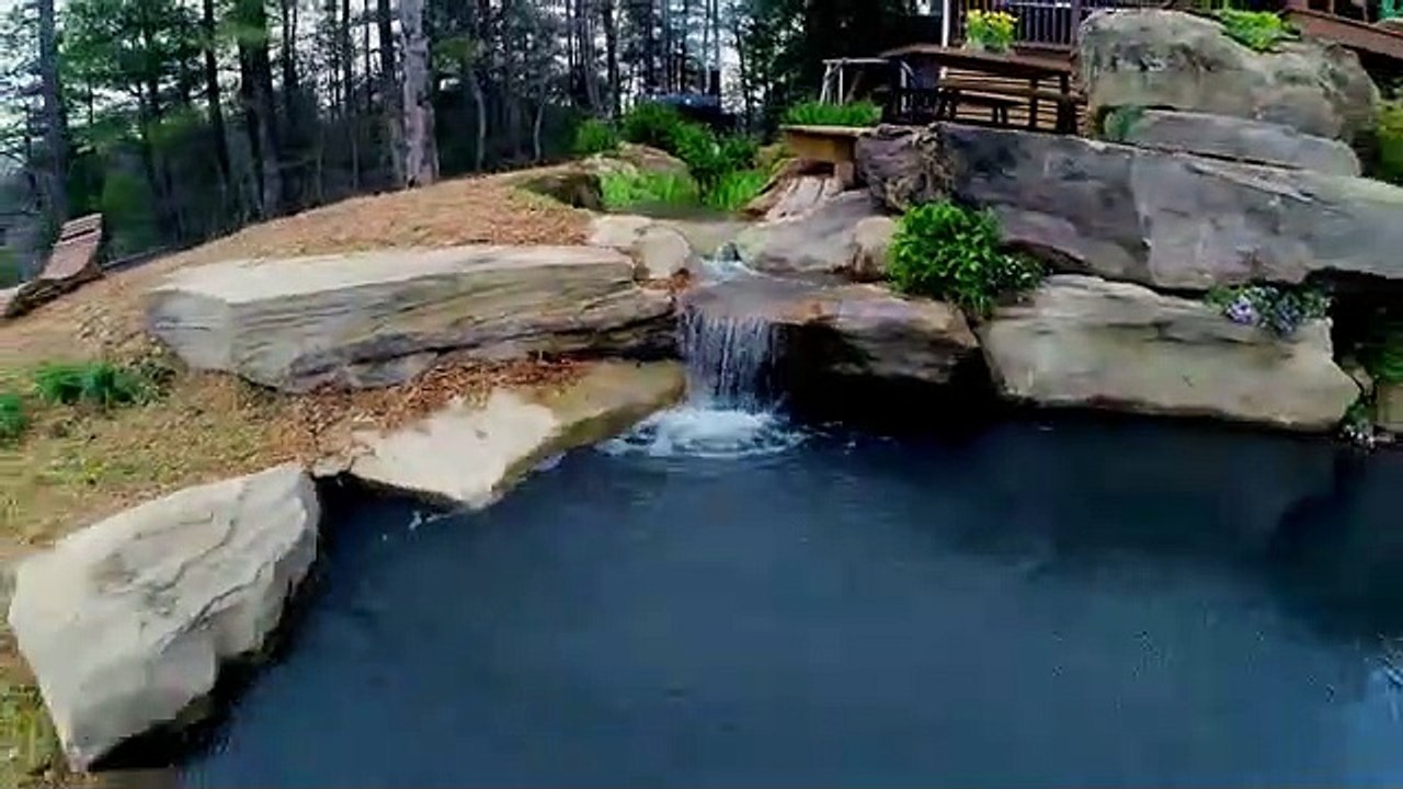 Une piscine de luxe à 2 millions de dollars... Magnifique