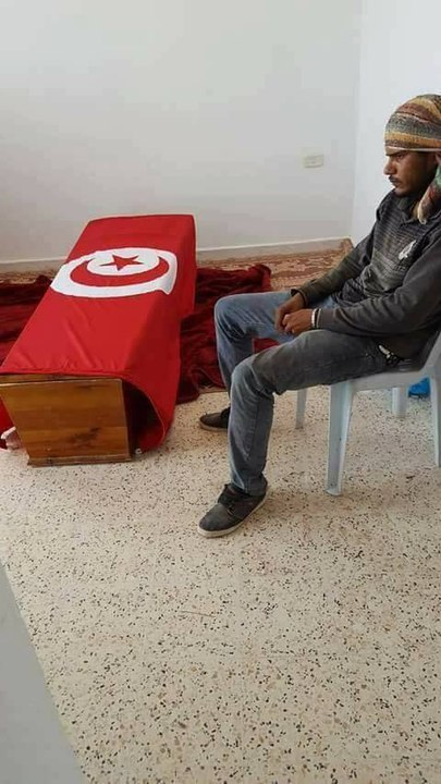 VOUS NOUS INTIMIDEZ CHEZ NOUS ET NOU TIREZ DESSUS À BALLES RéELLES