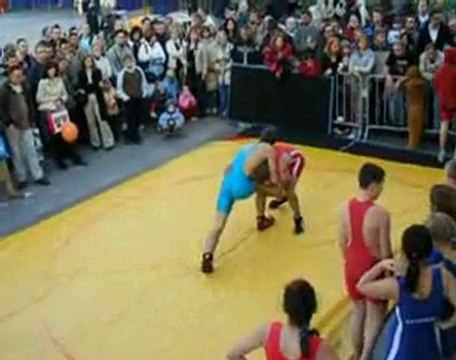 Pokaz zapaśniczy Rynek Główny 2007 (3/3) zapasy