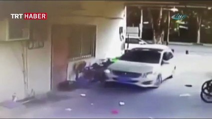 Kadın sürücü duvara çıktı