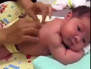 Ritaş Etiket Bebeğe Masaj