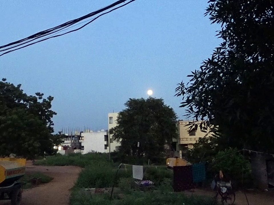 Sony Cyber-Shot DSC-HX400V Moon Zoom Test - 1
