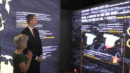 Felipe VI muestra el potencial español en energías renovables en la Expo de Astaná