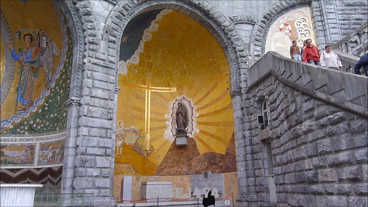 LOURDES, LES SANCTUAIRES ET LA GROTTE