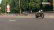 Une moto roule sans motard sur l'autoroute A4