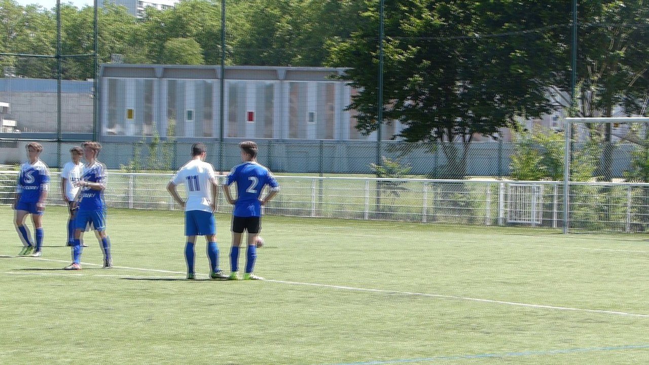 MATCH AMICAL EVEIL DE LYON - UGA LYON-DECINES (U17) 2 - 3