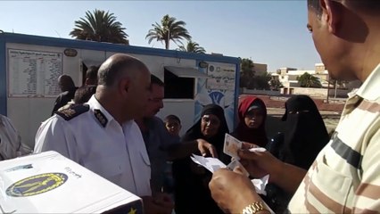 قيادات أمن جنوب سيناء توزع 100كرتونة رمضان على الموطنين