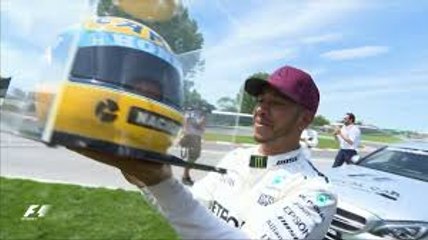 Lewis Hamilton iguala poles de Senna e é homenageado