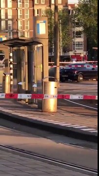 Amsterdam: Une voiture fonce dans la foule à la Gare centrale - Le conducteur arrêté - Huit blessés dont 2 graves