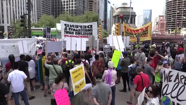 ABD'de Islam Karşıtı Protesto , Müslüman Destekçilerinin Gövde Gösterisine Dönüştü