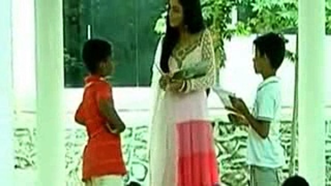 Ek Shringar Swabhimaan - 13th June 2017 Updates Naina and Karan meet AGAIN   On colorstv