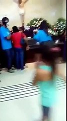 Bailan cumbia en pleno velorio en Saltillo, Coahuila, México