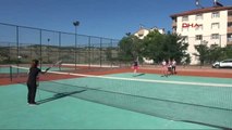 Tuncelili Tenisçilerden Hülya Avşar'a Yardım Çağrısı 2