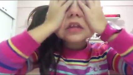 Minik kızın makyaj deneyimi sonrası verdiği tepki!