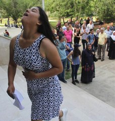 Sınava Son Anda Yetişmeye Çalışan Kız Öğrenci, Alkışlar Arasında Okula Girdi