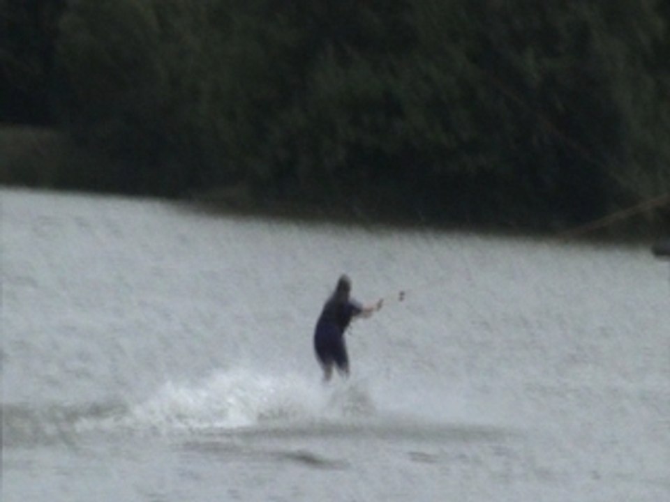 Tremplin ski nautique au plan d'eau de Caniel