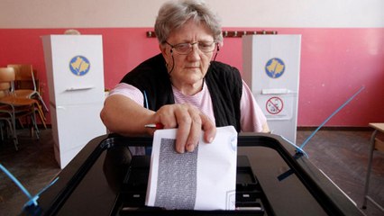 Kosova'da halk yeni parlamento için sandık başında
