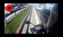 E-5'te yaşanan motosiklet kazası kask kamerasında
