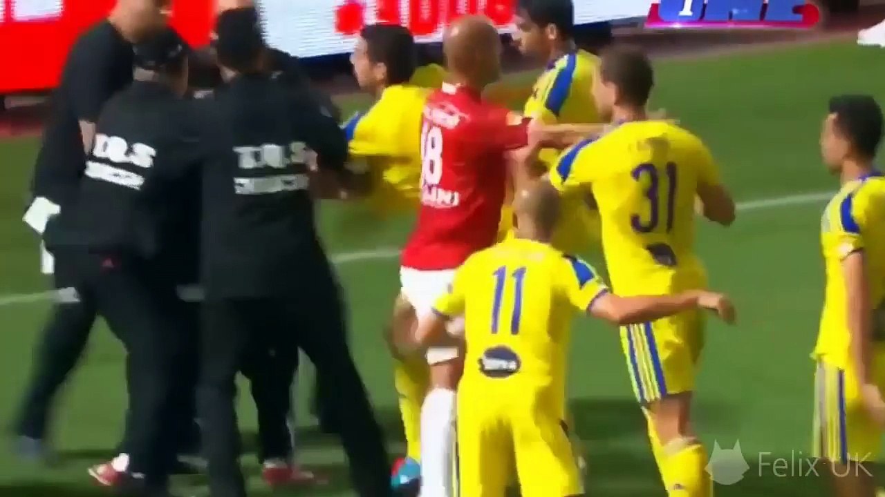 Funny football Moments ►Football Crazy Fans on Pitch (720p_30fps_H264-192kbit_AAC)