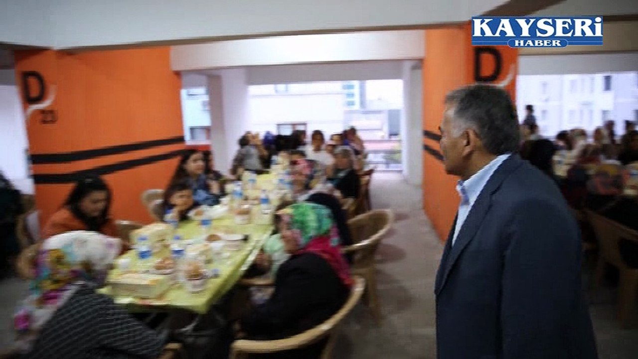 (11 Haziran 2017) Başkan Büyükkılıç  “Erciyes Feneri İftar Sofrasında”