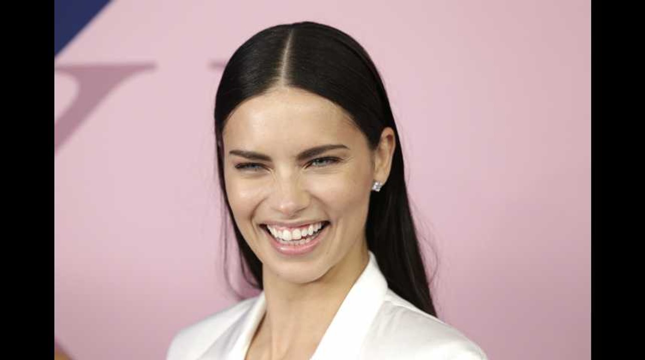 Adriana Lima fête ses 36 ans : Les vidéos les plus sexy de l’ange de Victoria’s Secret