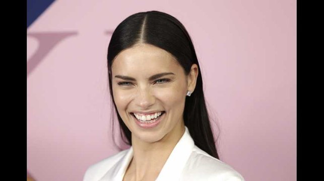Adriana Lima fête ses 36 ans : Les vidéos les plus sexy de l’ange de Victoria’s Secret