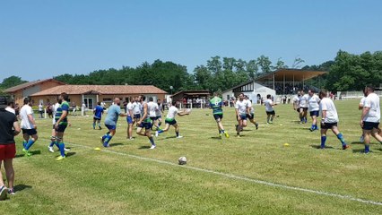 Rugby : échauffement du RC Béarnais avant son quart de finale