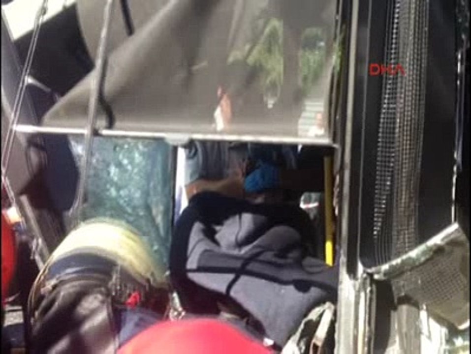 SÖĞÜTLÜÇEŞMEDE METROBÜS KAZASI