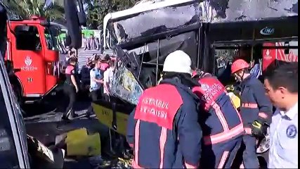 İki Metrobüs Kafa Kafaya Çarpıştı