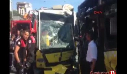 İki metrobüs kafa kafaya çarpıştı!