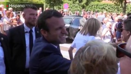Baño de masas de Macron en su voto para la primera vuelta de las legislativas