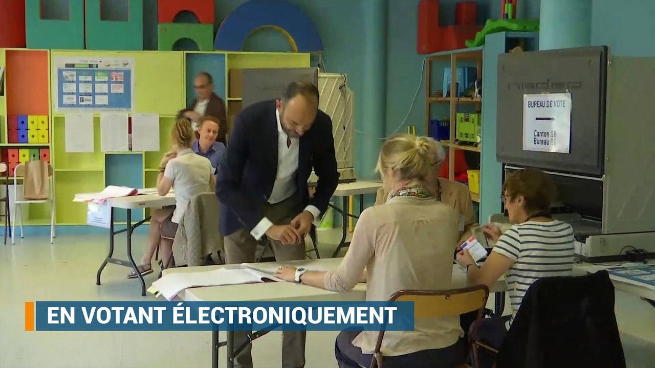 Macron, Ferrand, Hollande, Le Pen… les politiques ont rapidement voté ce dimanche