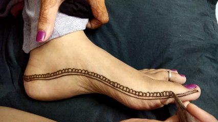 Beautiful and easy feet - leg mehndi design tutorial | SiyaArt