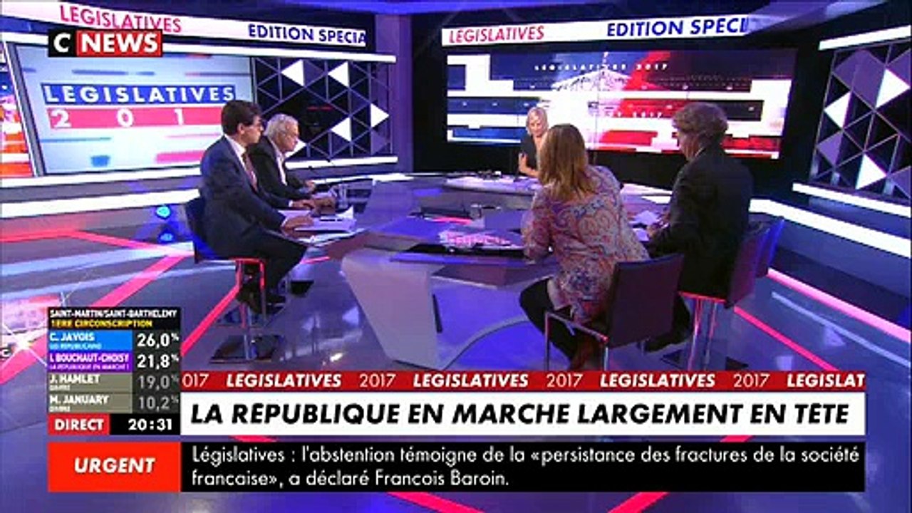 Législatives - Marine le Pen: "Emmanuel Macron est en train d'absorber le PS et les Républicains"