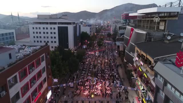 Binlerce Vanlı Kardeşlik Sofrası Nda Buluştu