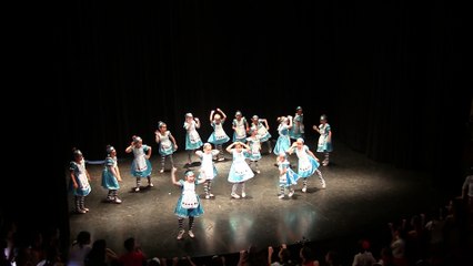 Alicia en el pais de las maravillas - Festival fin de curso 2017 - Las Zapatillas Rojas