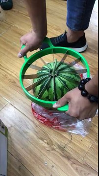 karpuz kesmek hiç bu kadar kolay olmamıştı