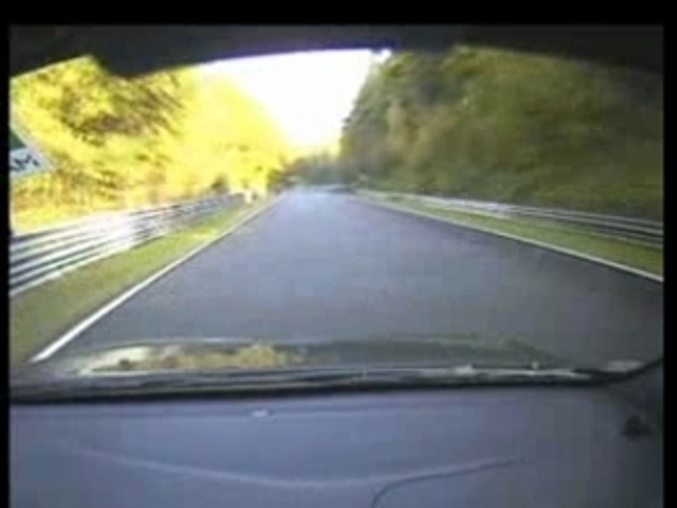 devant l'RS4